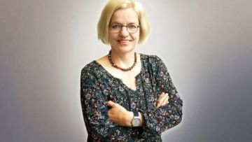 (c) Dennis Williamson